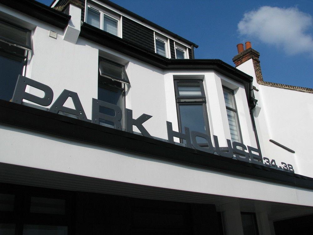 Park House Serviced Apartments Harrow Extérieur photo